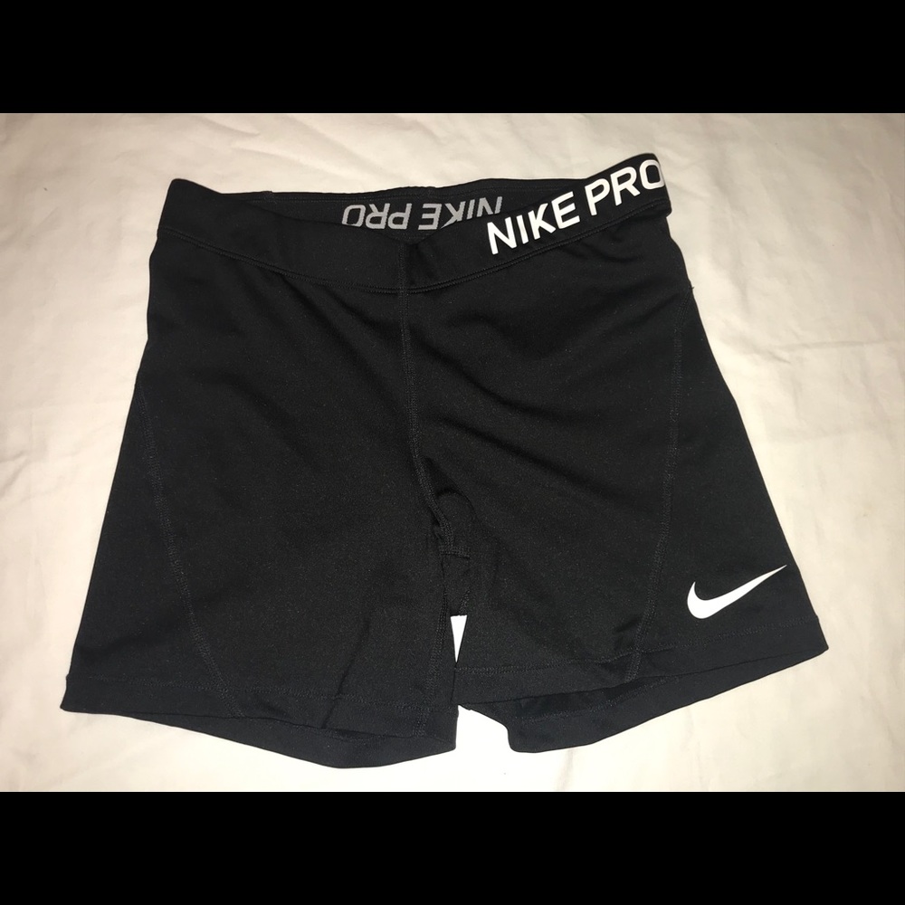 Black nike shorts